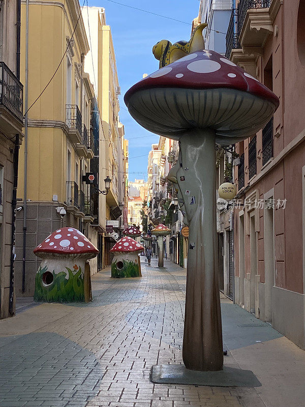 西班牙-阿利坎特-蘑菇街(El Carrer Dels Bolets)